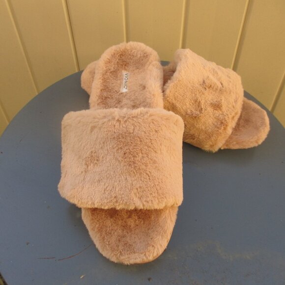NWOT Vionic Dream Tan Faux Fur Slipper ~ 8 ~ Plush - Picture 1 of 6